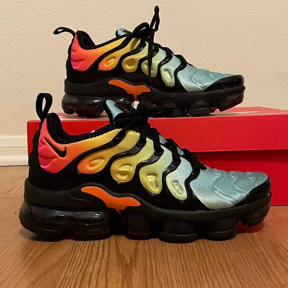 Nike AO4550-002 Air Vapormax Plus "Tropical" Sunset" Women's Size 6.5